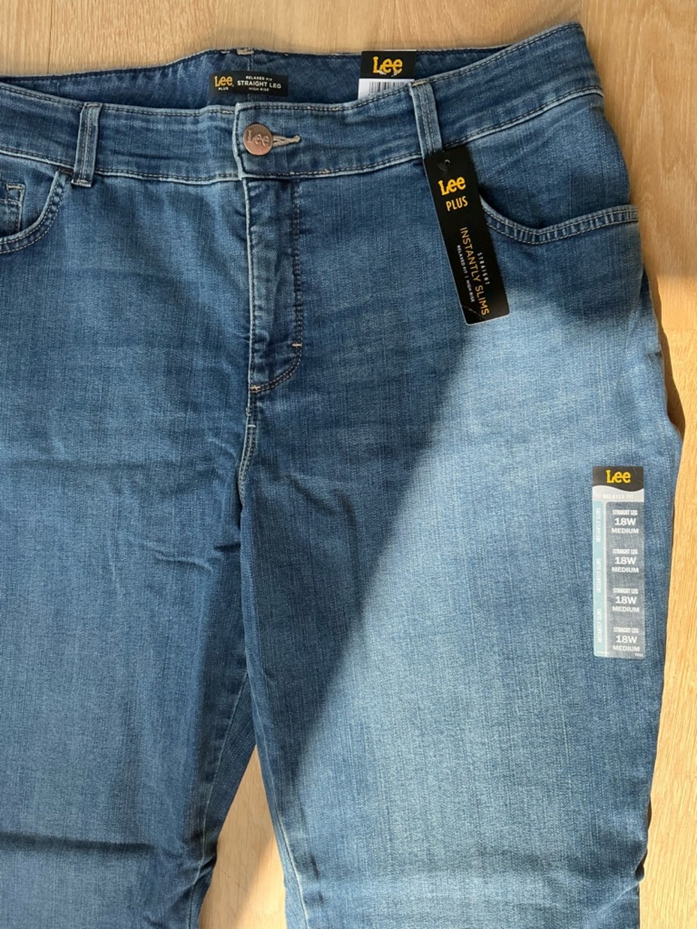 NWT! LEE Plus Relaxed Fit Straight Leg High Rise Slimming Jeans Women’s Size 18W - Picture 3 of 15